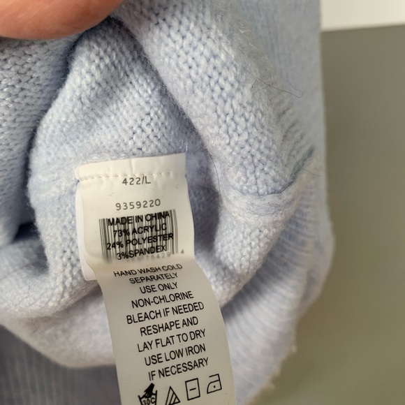 Vince Camuto long sleeve extended shoulder center-seam sweater. Ice blue. Sz L. - Picture 4 of 5